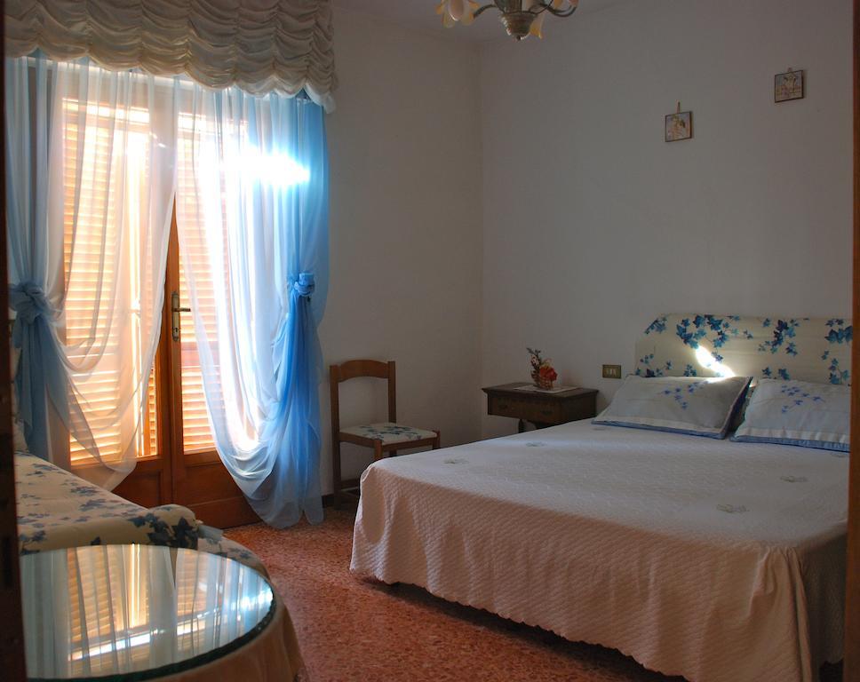Bed And Breakfast Il Girasole Lamporecchio Værelse billede
